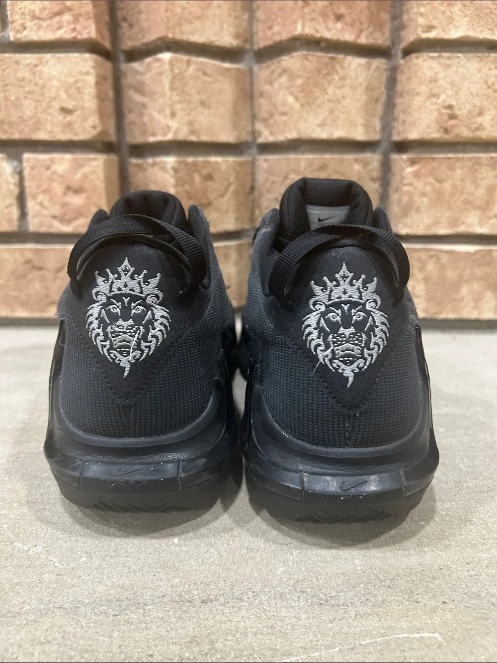 Nike LeBron Witness 7 Triple Black DM1123-004 Men’s size 11